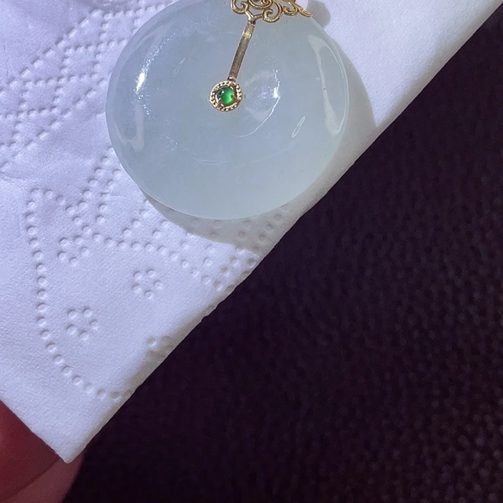 颈饰18K金镶嵌翡翠翡翠