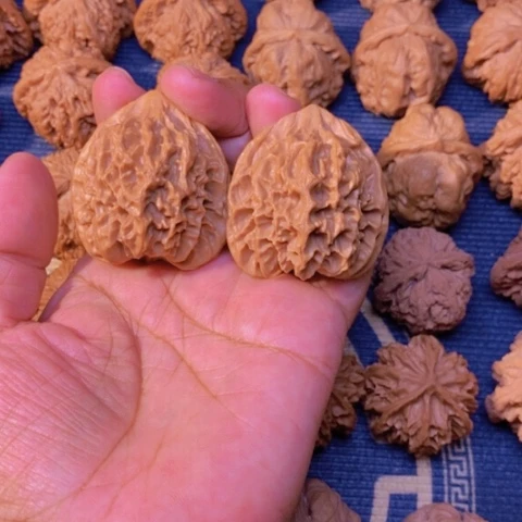 【闪购商品】吊坠文玩核桃帝王42