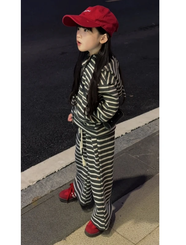 女童秋条纹套装2025新款洋气耳朵连帽上衣微喇裤休闲运动两件套潮