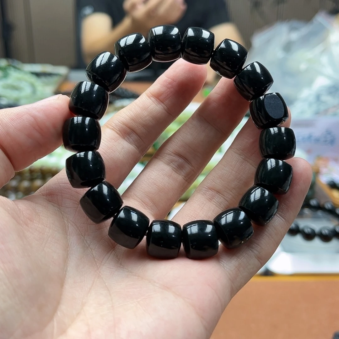 卯***兔未镶嵌手链和田玉