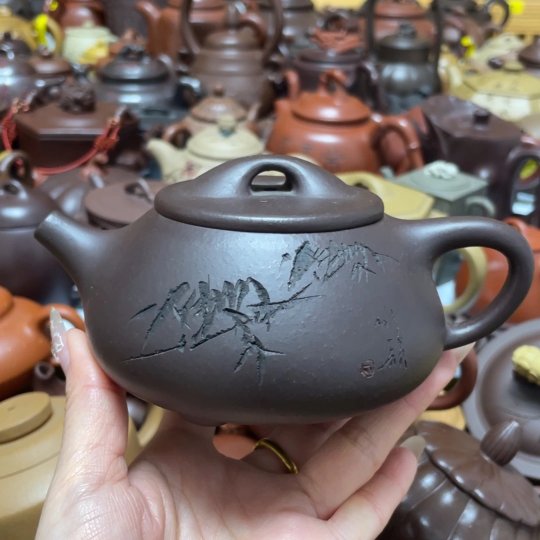 茶壶底槽青紫砂艺术作品