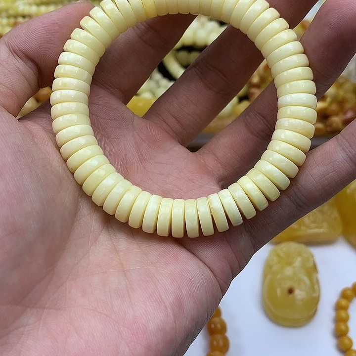 蜜蜡未镶嵌珠宝奇石