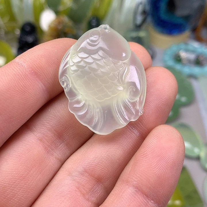 蛇纹石玉挂坠未镶嵌姐****?