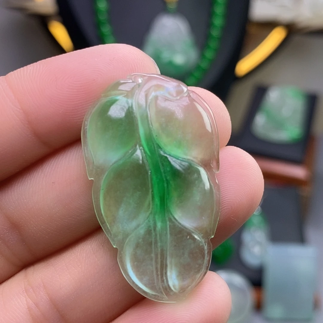 吊坠(赠链)未镶嵌翡翠