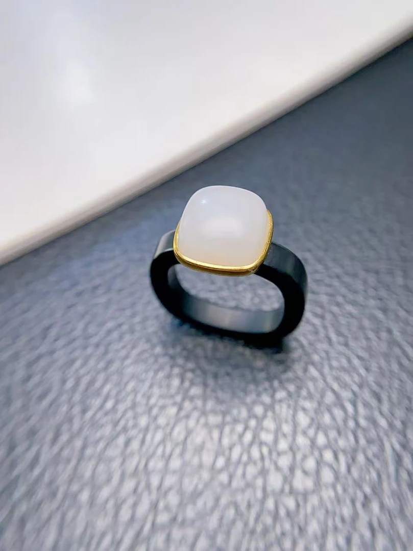 方糖和田玉戒指Z/16-17