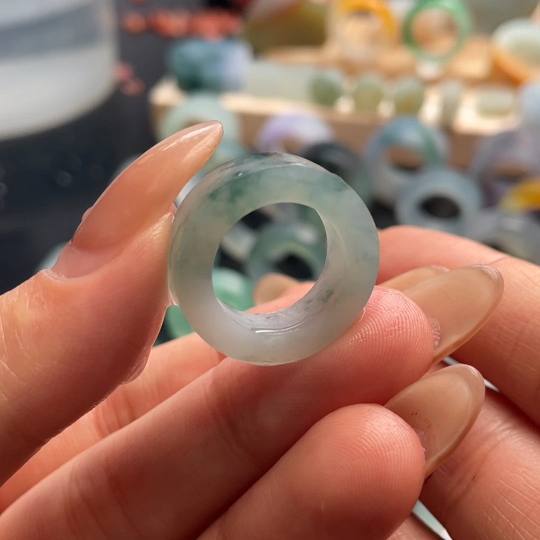 定制翡翠未镶嵌戒指