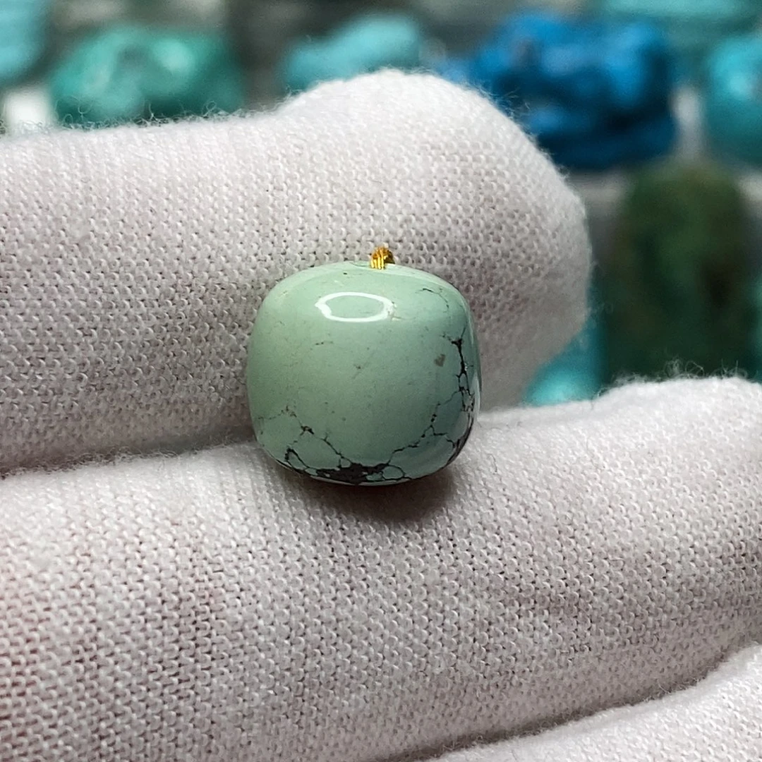 绿松石未镶嵌天然原矿 地大质检11.5mm