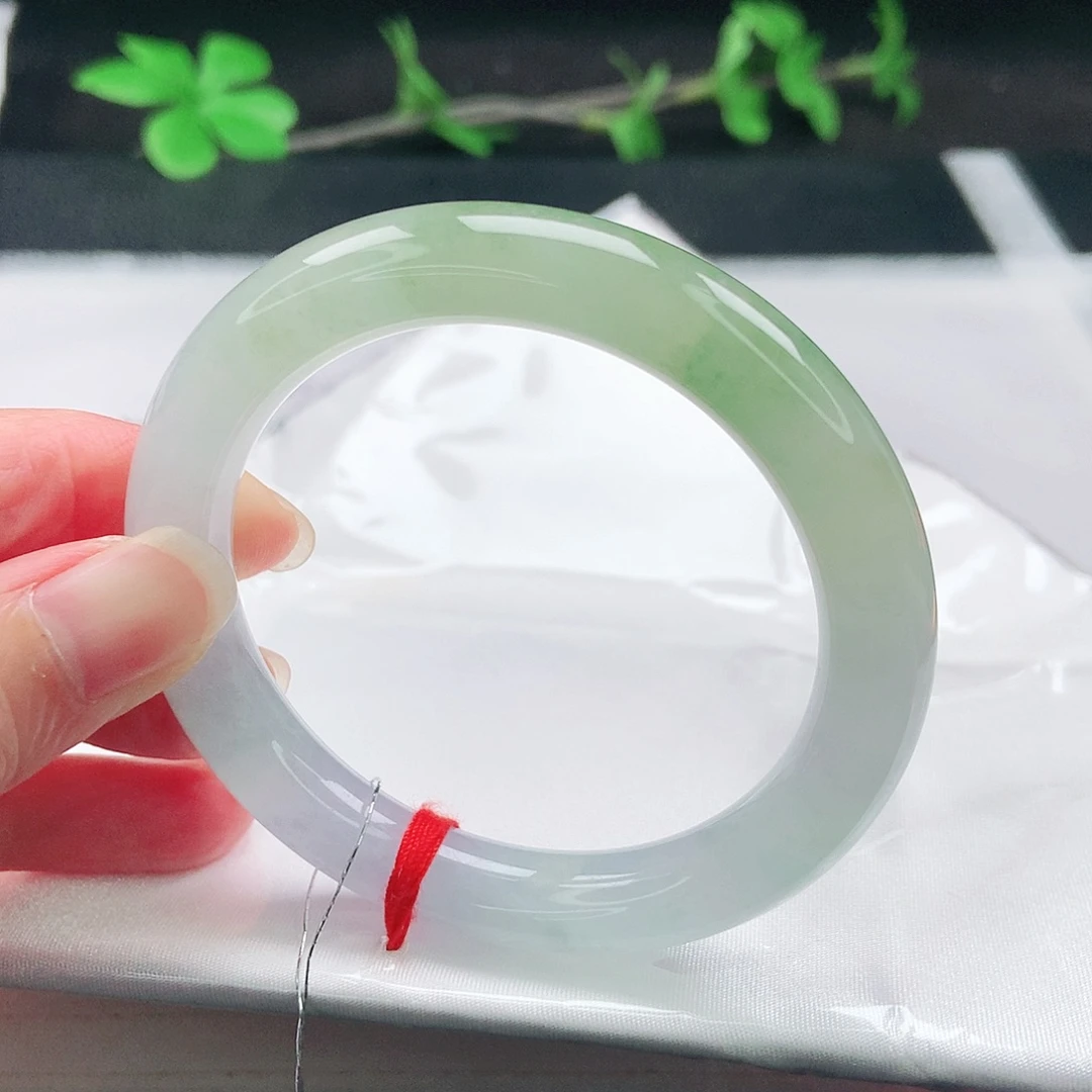 翡翠手镯未镶嵌53圆条