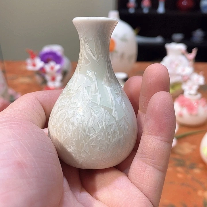 手工陶瓷精致摆件