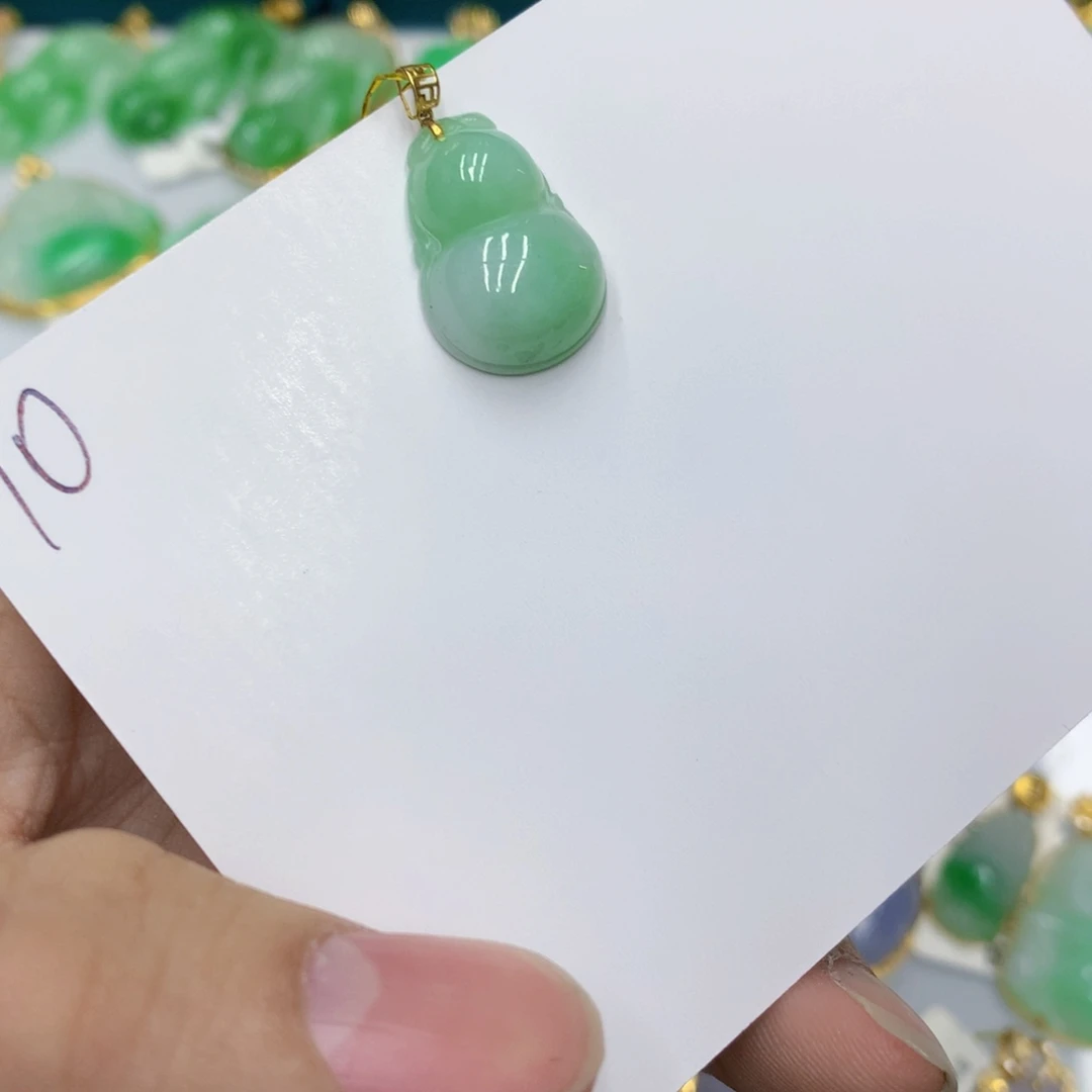 翡翠颈饰18K金镶嵌翡翠