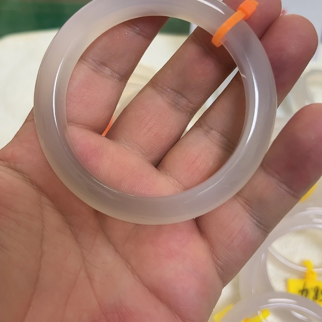 玛瑙/玉髓手镯未镶嵌79