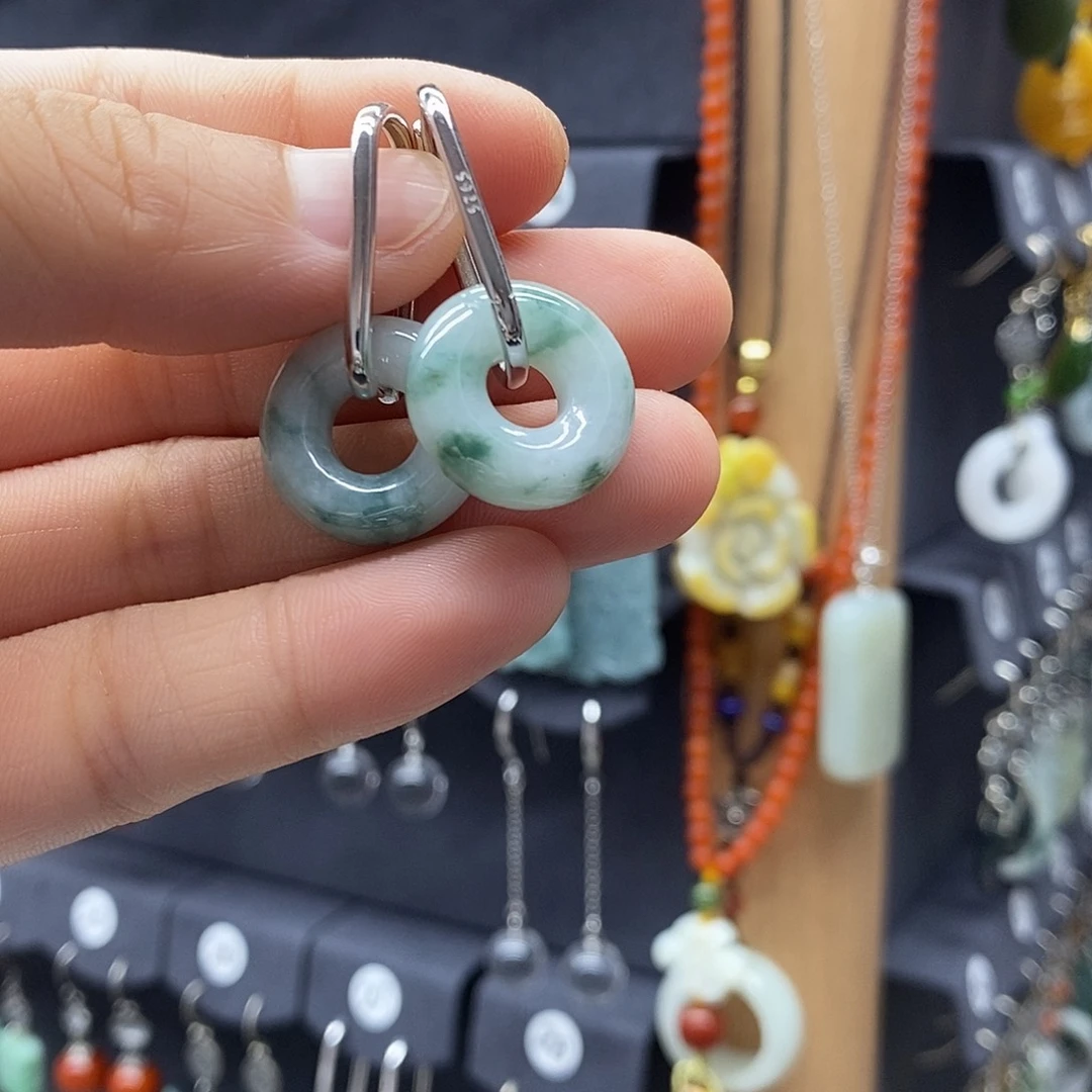 晨***儿翡翠银S925镶嵌耳饰