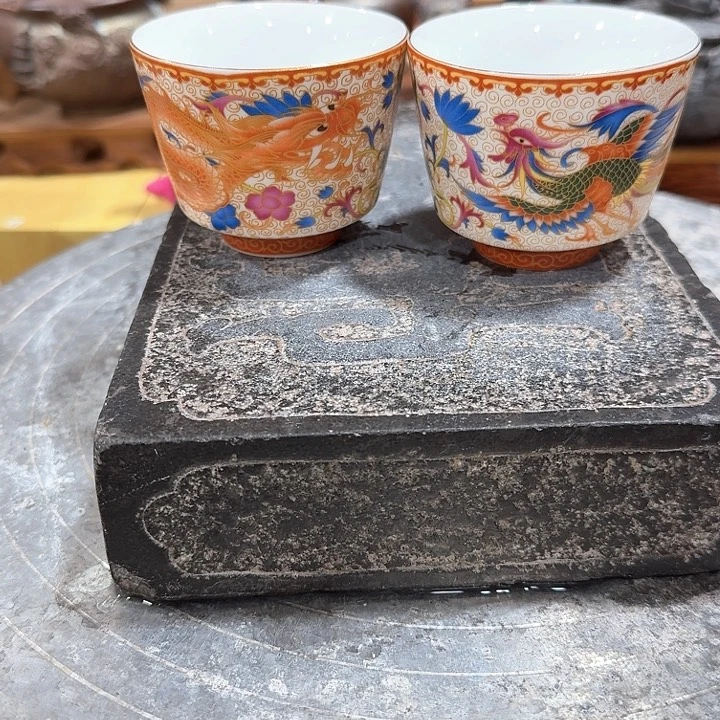 主人杯一个，瓷。。品茗
