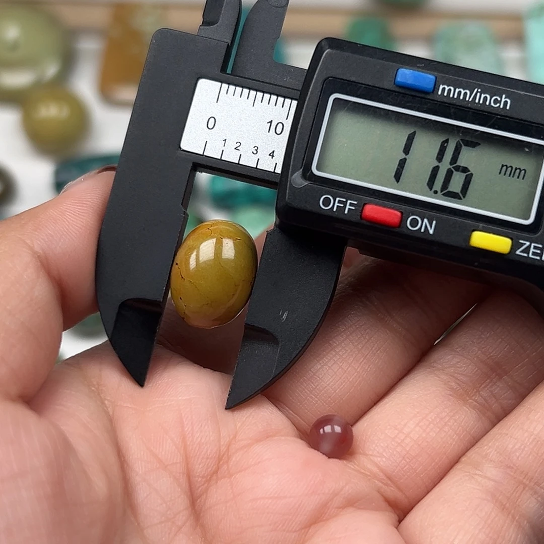 南红玛瑙未镶嵌珠宝奇石