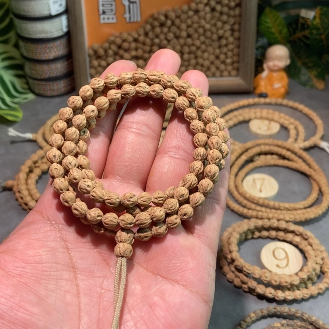 柏香籽/百香籽吊坠狼