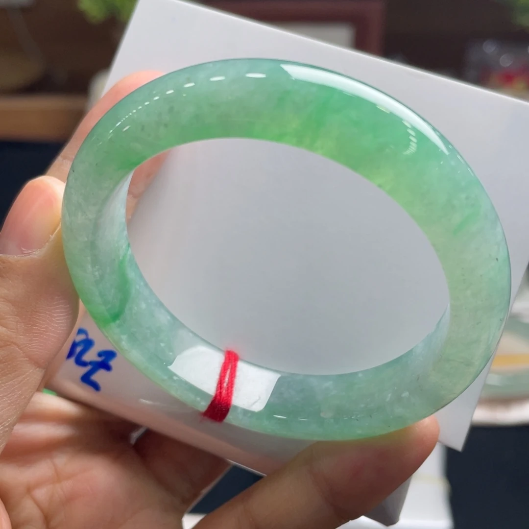 翡翠未镶嵌手镯53正圈，冰阳绿