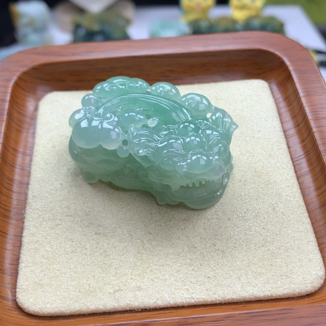 翡翠未镶嵌颈饰13