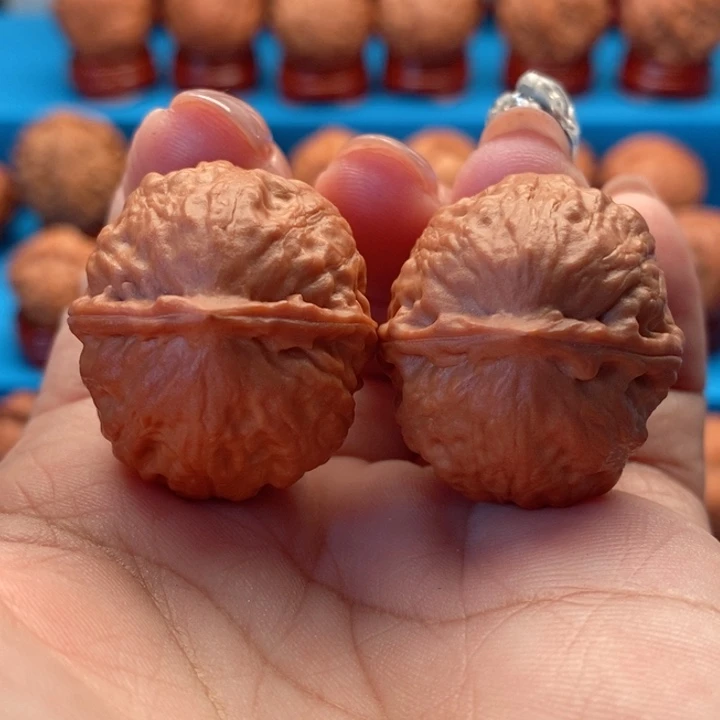 把件文玩核桃绣球