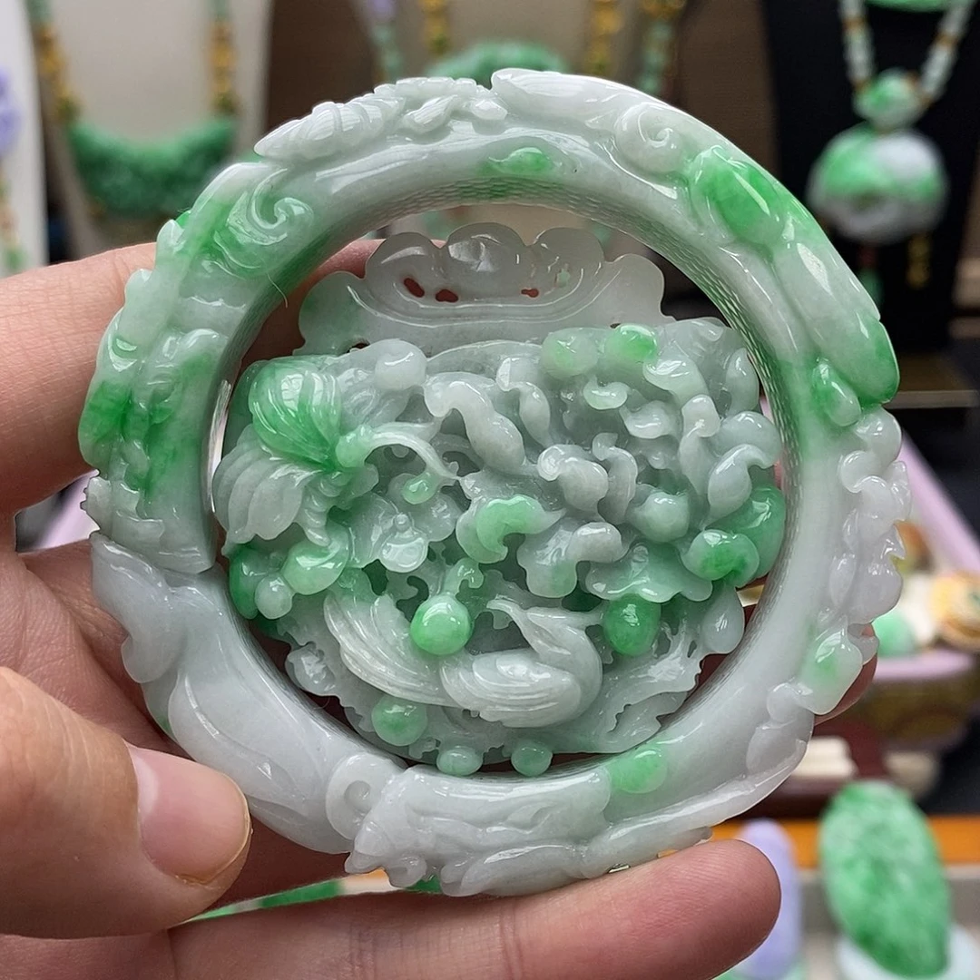 翡翠未镶嵌颈饰手镯套装55.5