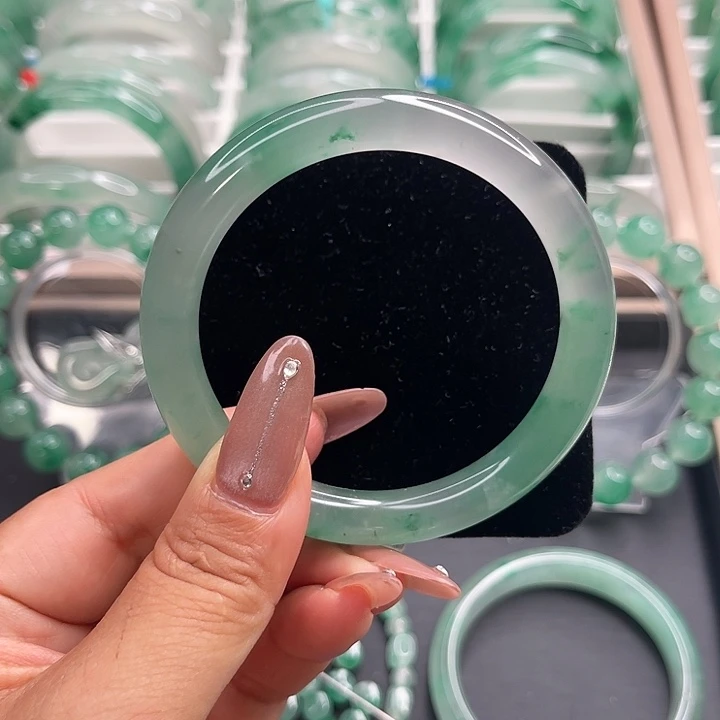 石英质玉手镯未镶嵌李*喜