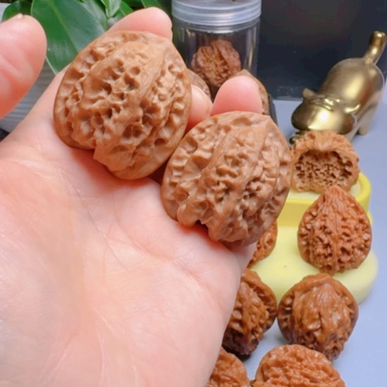 木质类福利磐石文玩核桃