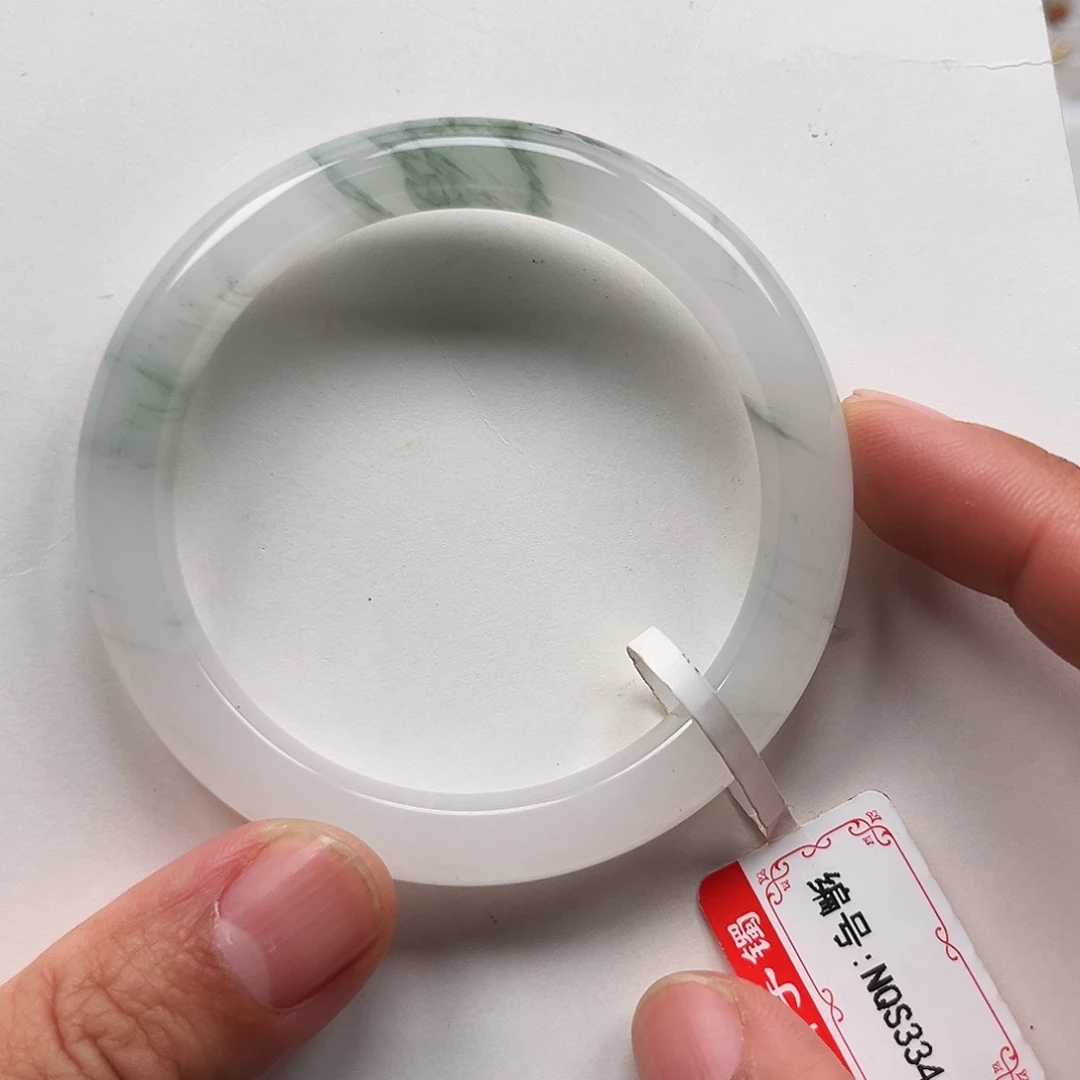 未镶嵌手镯石英质玉NQS334