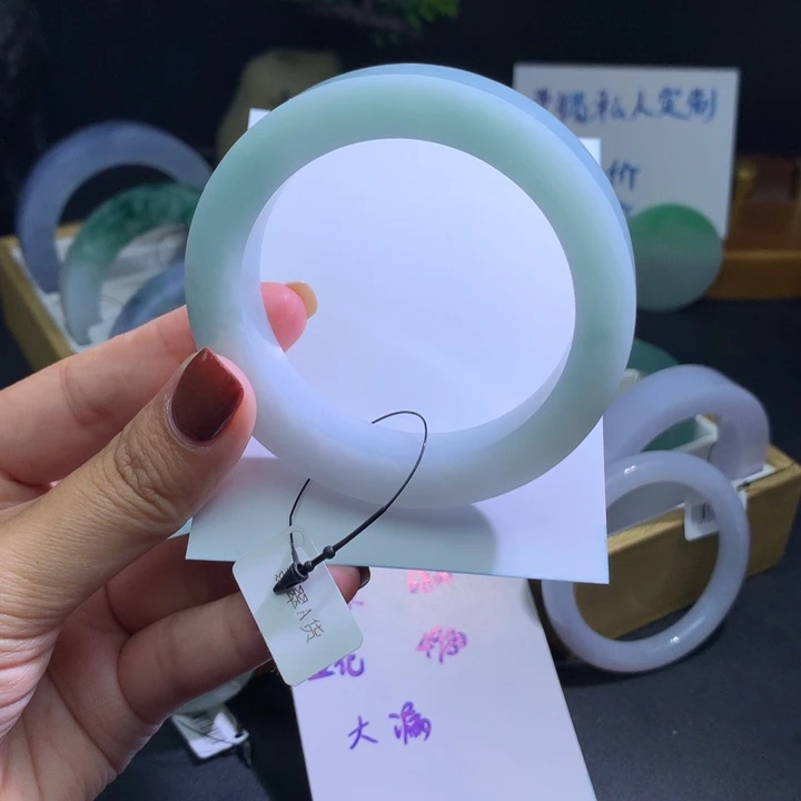 定制翡翠未镶嵌翡翠手镯