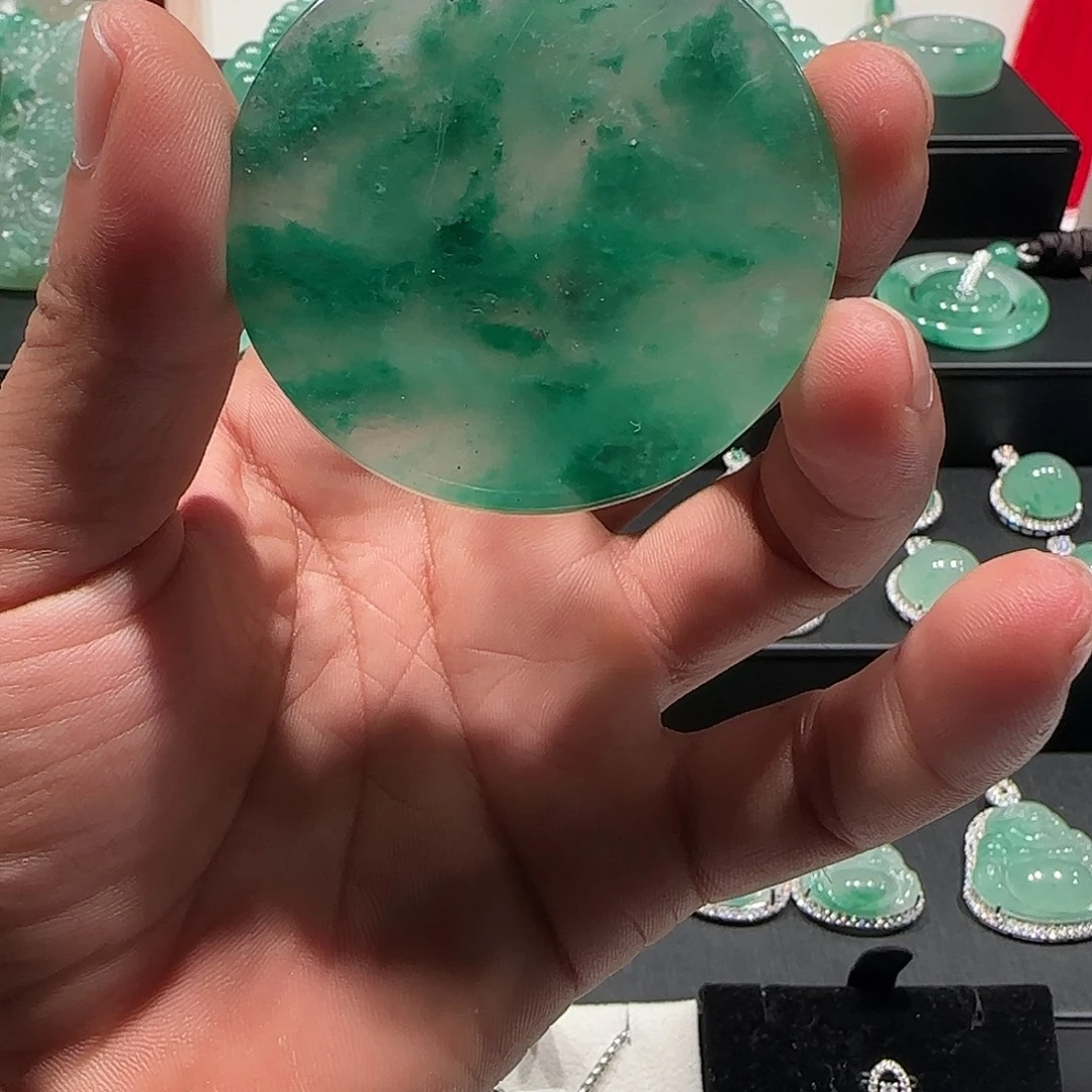 石英质玉（非洲翠）未镶嵌颈饰