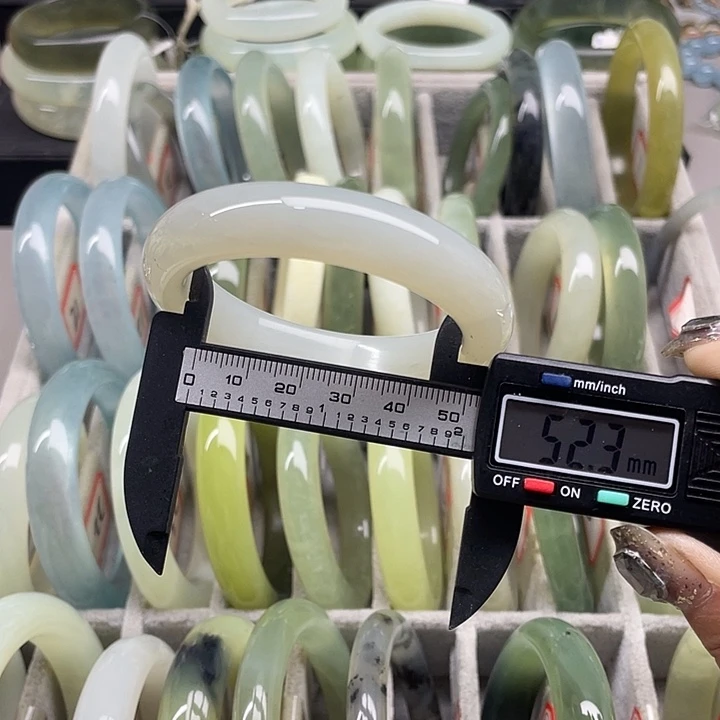 蛇纹石玉未镶嵌手镯33