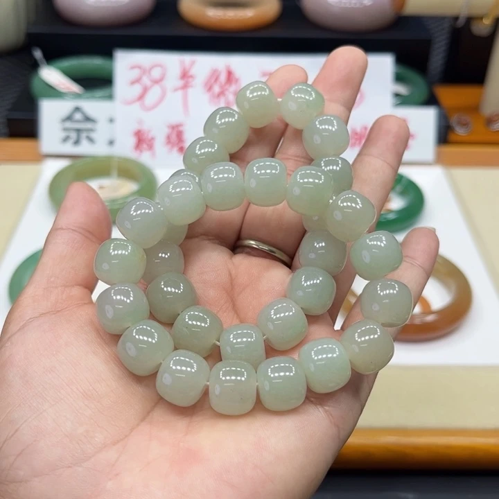 未镶嵌手镯石英质玉