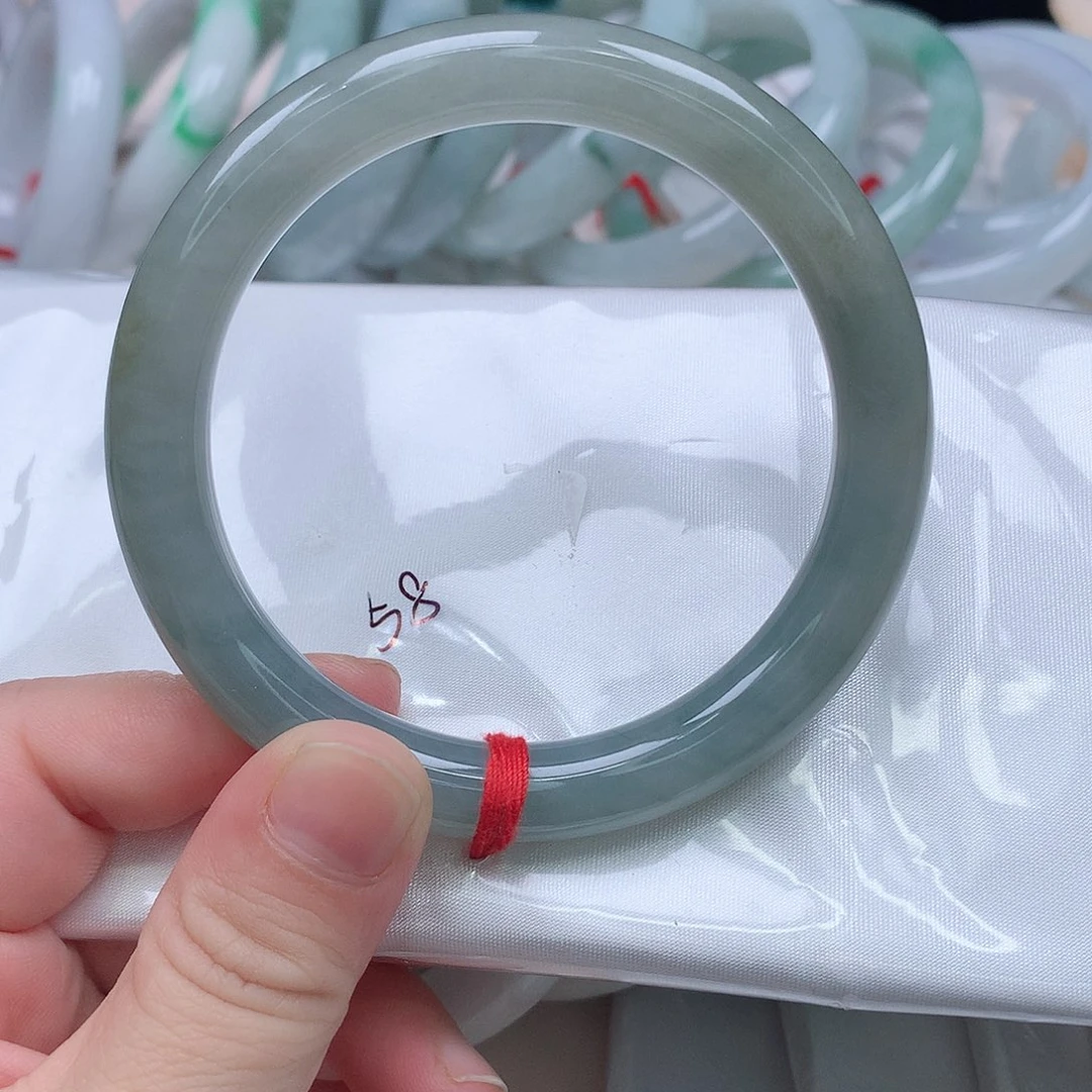 翡翠未镶嵌手镯185