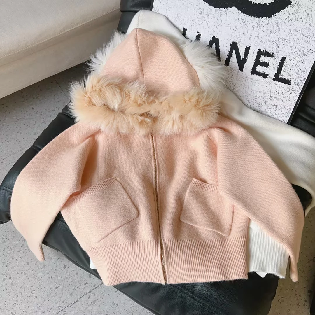 丨秋冬新款嫩粉色显白减龄大毛领连帽保暖通勤休闲针织开衫  6195