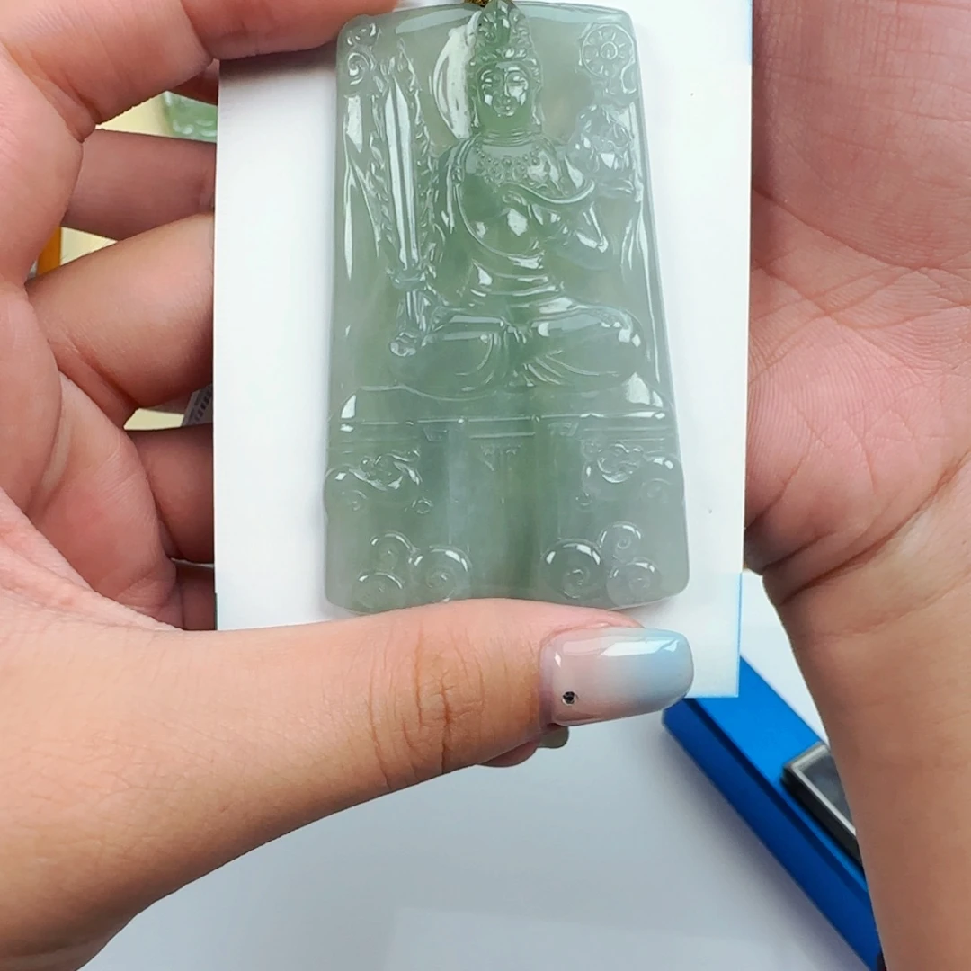 翡翠未镶嵌颈饰虚空