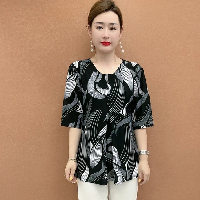 妈妈夏季50-60岁中袖薄款上衣女中老年大码宽松女式中长袖妈妈装