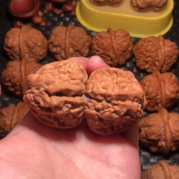 文玩核桃把件40四开三角蛙