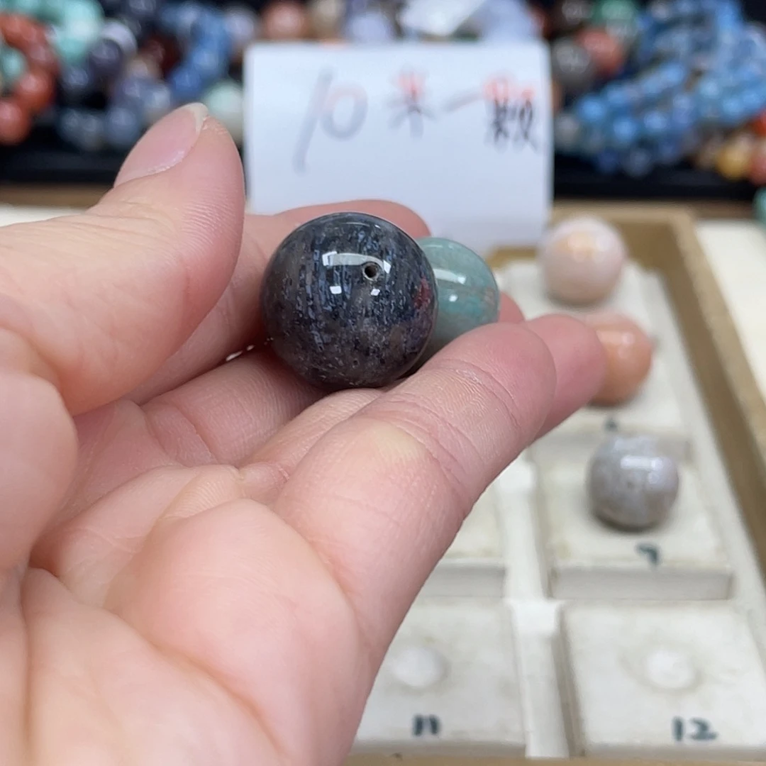 硅化珊瑚（珊瑚玉）手串未镶嵌三*671