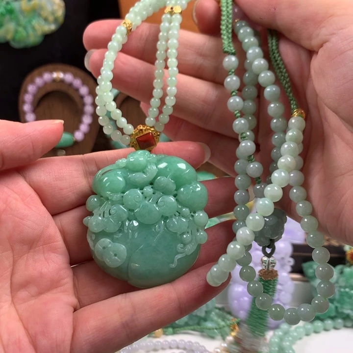妖***君翡翠未镶嵌颈饰吊坠
