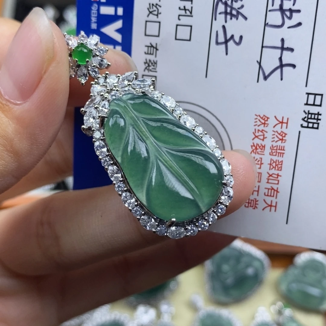 颈饰未镶嵌翡翠天然