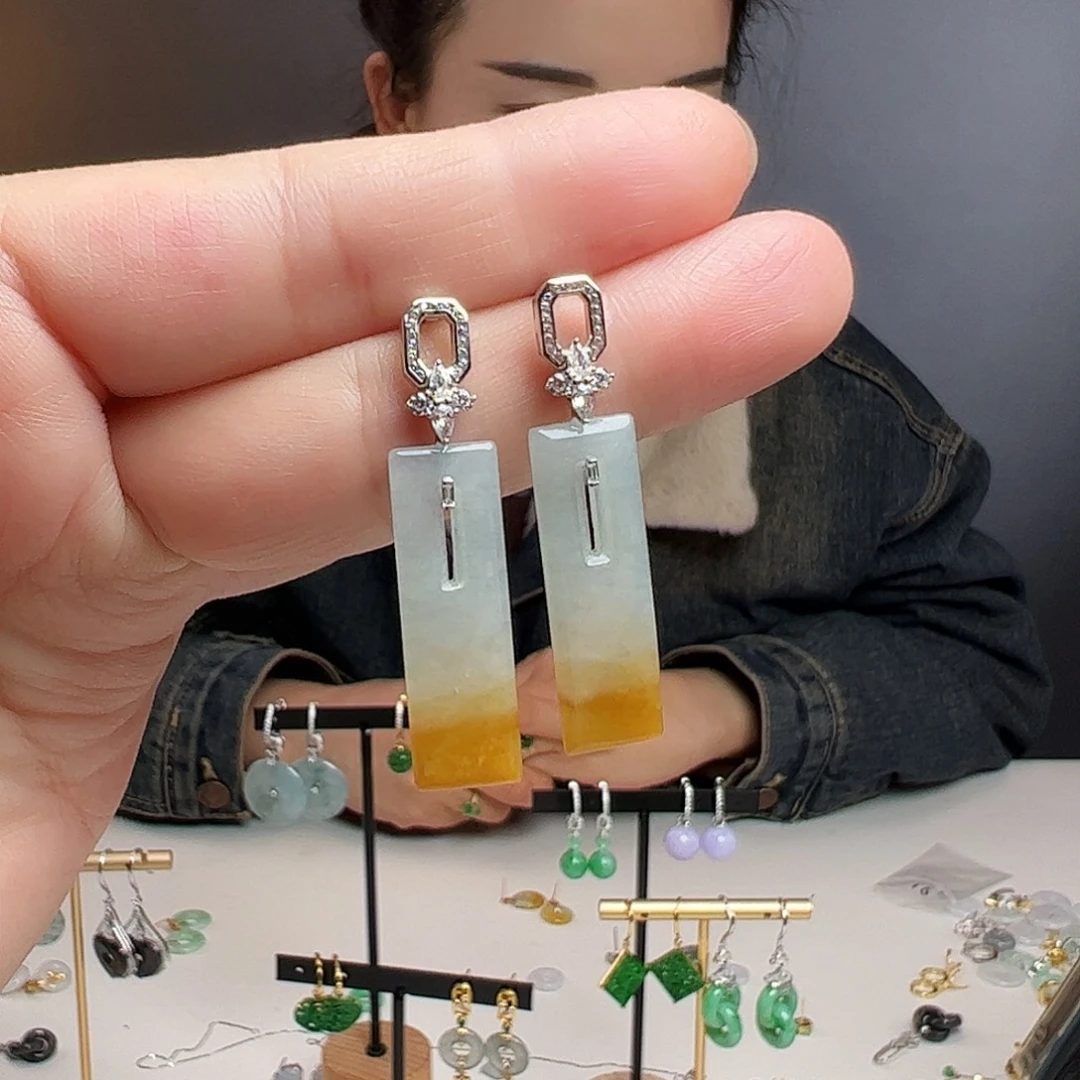 翡翠18K金镶嵌耳饰天然翡翠