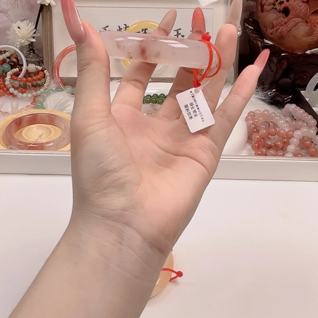 未镶嵌手镯石英质玉巧**块