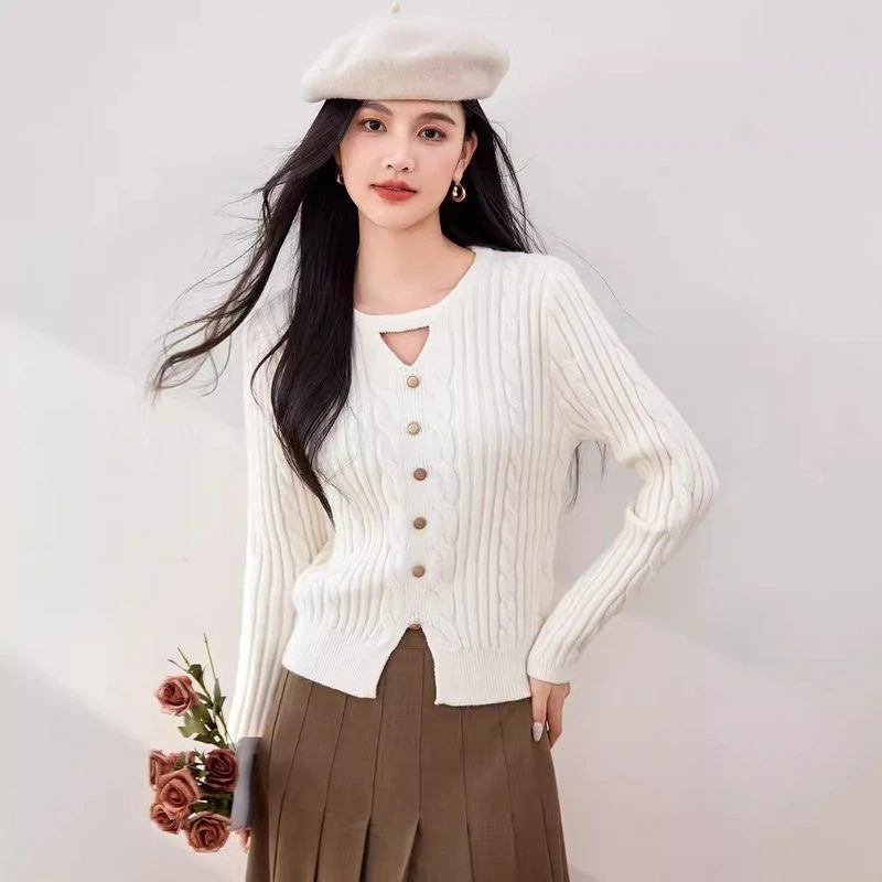 2024春秋季新款杏色麻花毛衣女独特设计感挂脖v领长袖针织衫上衣