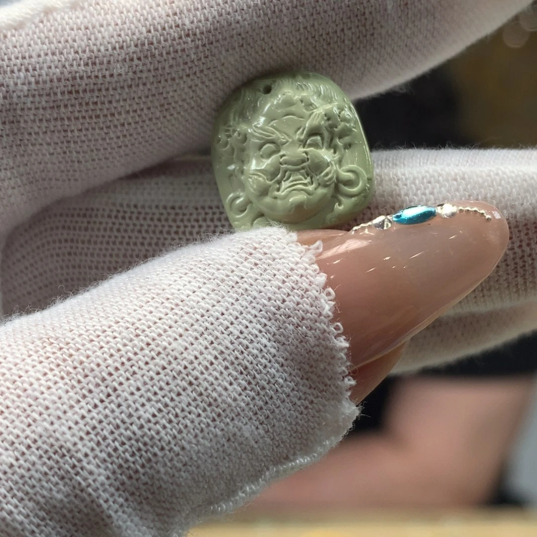 绿松石未镶嵌挂件