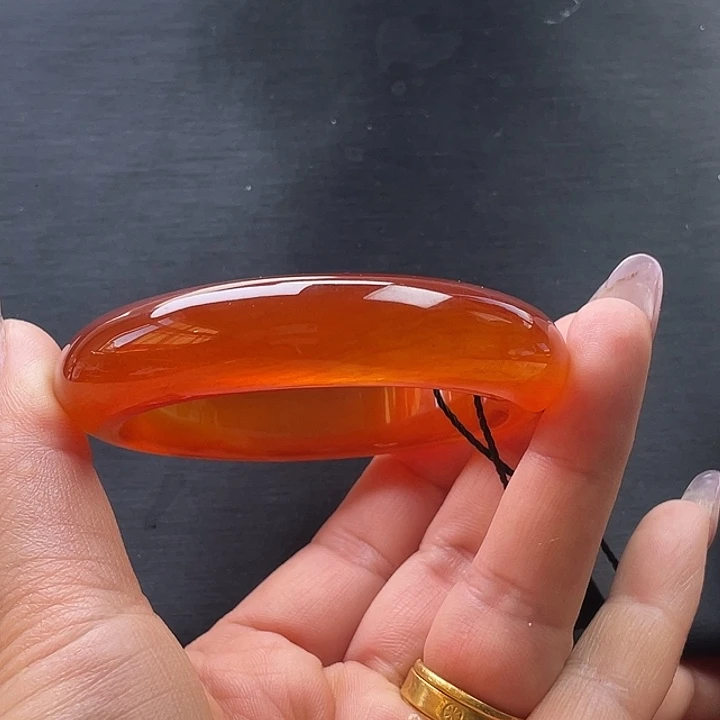 鲸***夏玛瑙/玉髓未镶嵌手镯