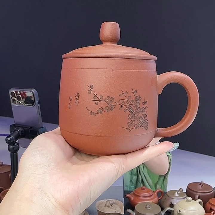 用***9茶杯紫砂红清水梅花刻绘盖杯！