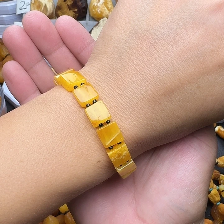 琥珀未镶嵌裸石天然蜜蜡手串