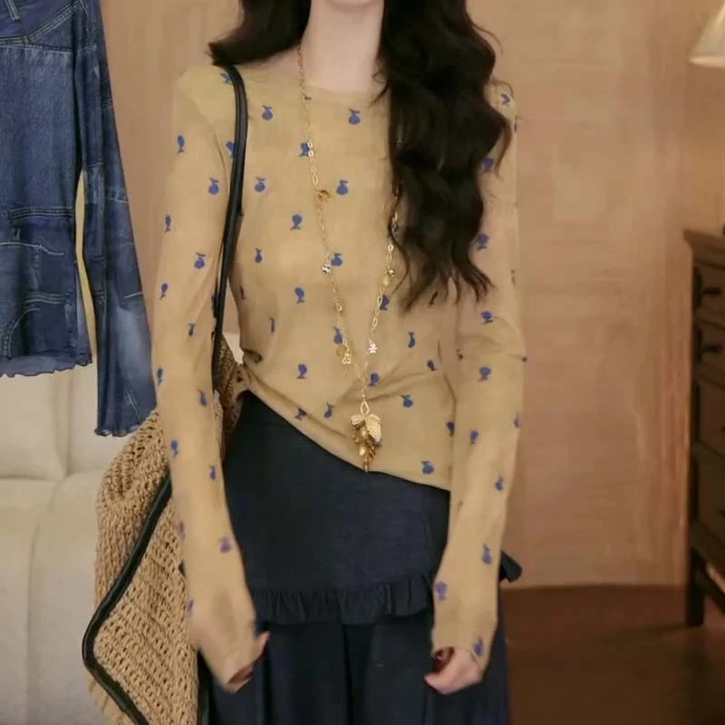 2025秋季新款洋气减龄印花长袖t恤女今年流行的防晒罩衫打底上衣