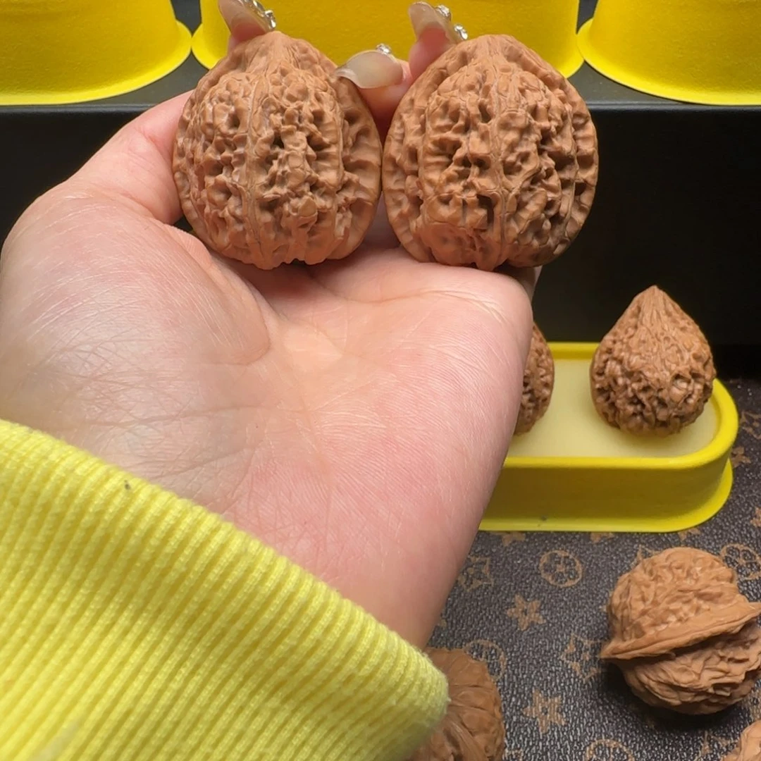 猴头核桃吊坠41牡丹纹