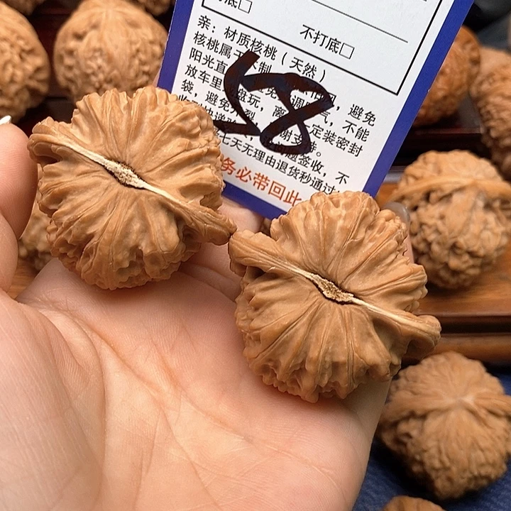 小***桃吊坠桃核白狮子头45