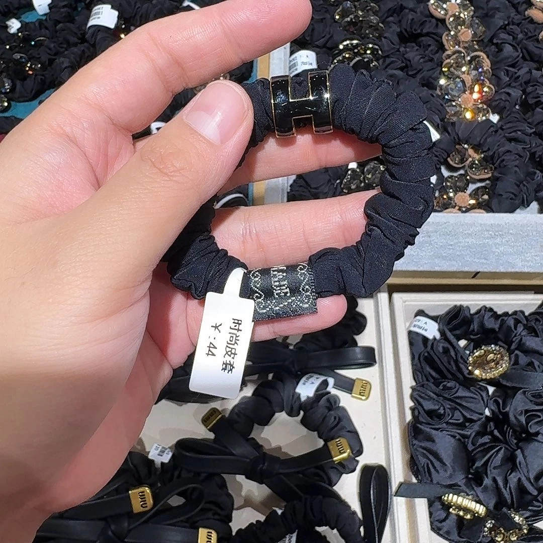 非金属黑色字母发绳
