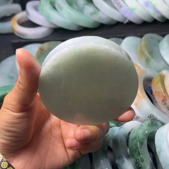 定制翡翠未镶嵌手镯